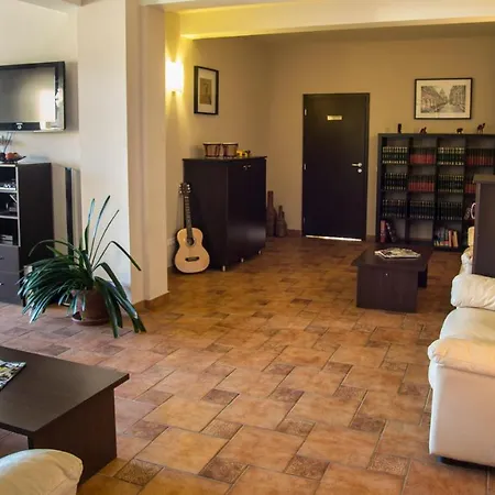Pensiunea Carmen - Bikers Friendly Nest Sibiu Exterior photo